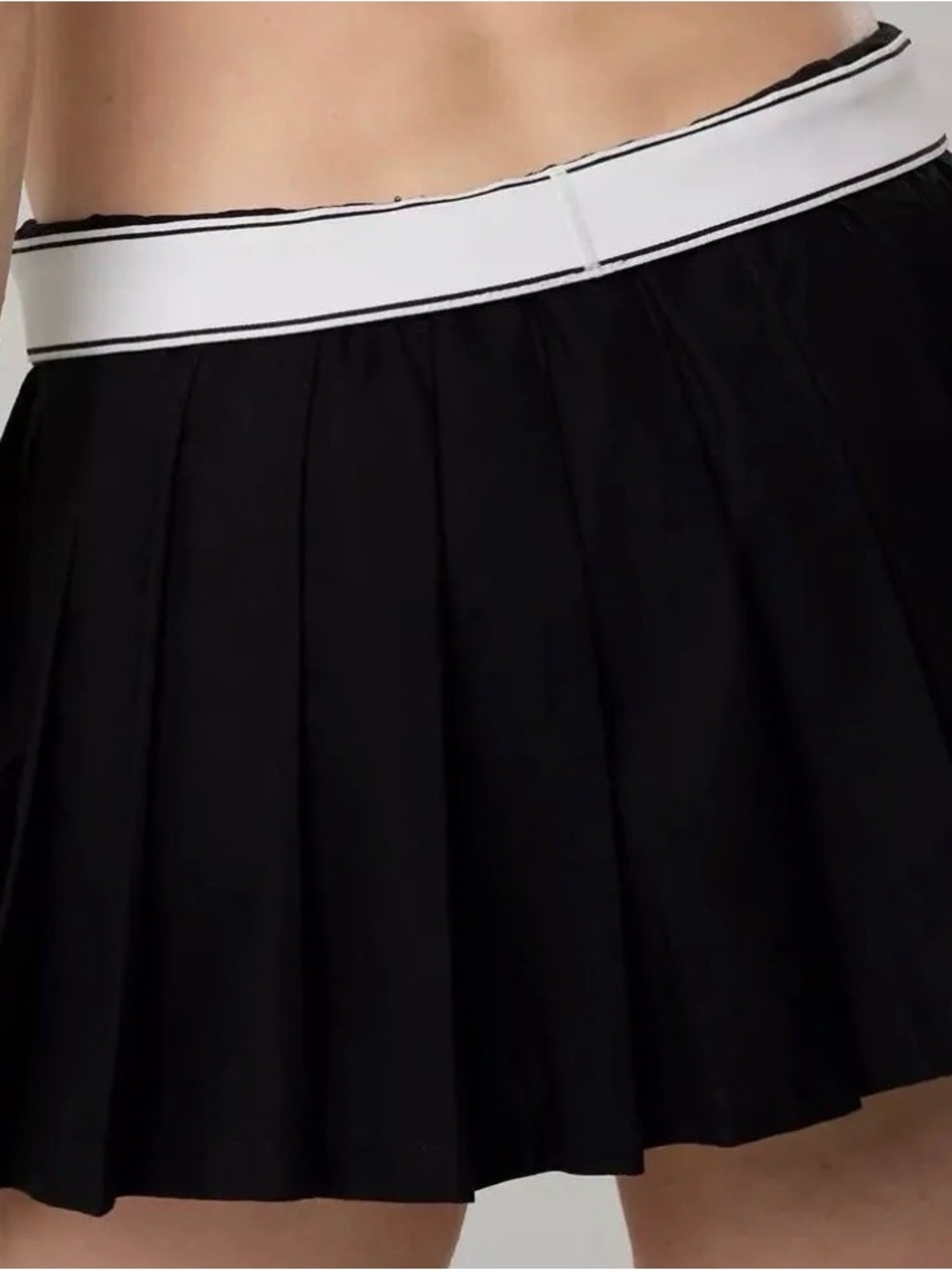 Black Button-Front Pleated Mini Skort - Picture 4 of 4